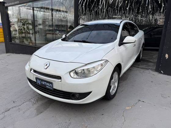 RENAULT FLUENCE 2.0 DYNAMIQUE 16V FLEX 4P AUTOMÁTICO